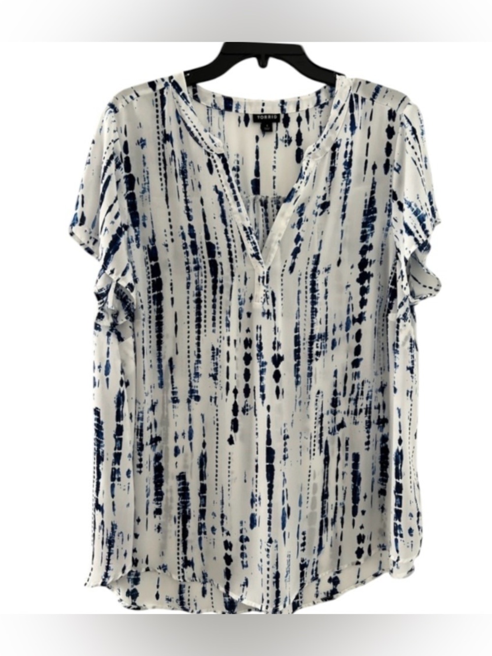 Torrid Georgette women’s 1X tie dye v-neck short sleeved blue & white blouse